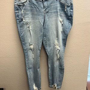 NWT Torrid distressed jeans